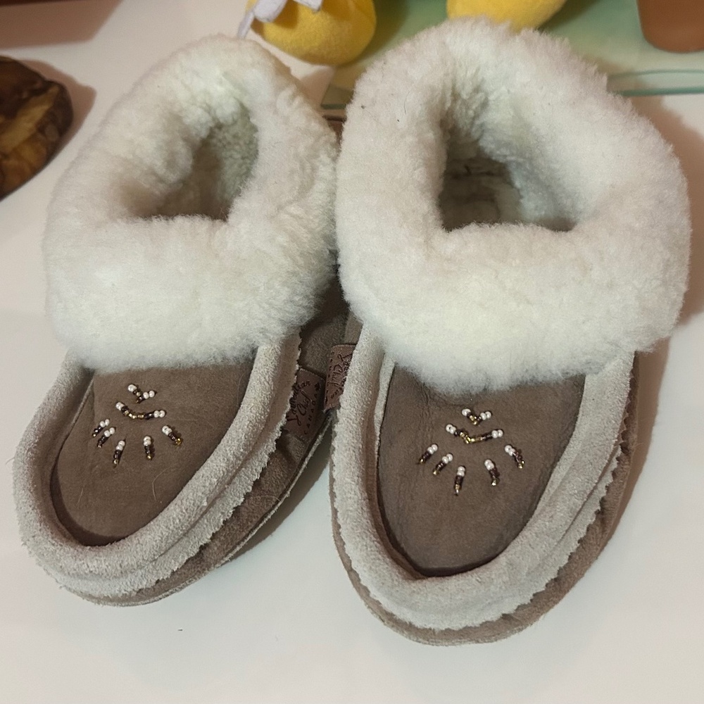 Laurentian Chief Canada Beaded Fur Moccasin Slippers